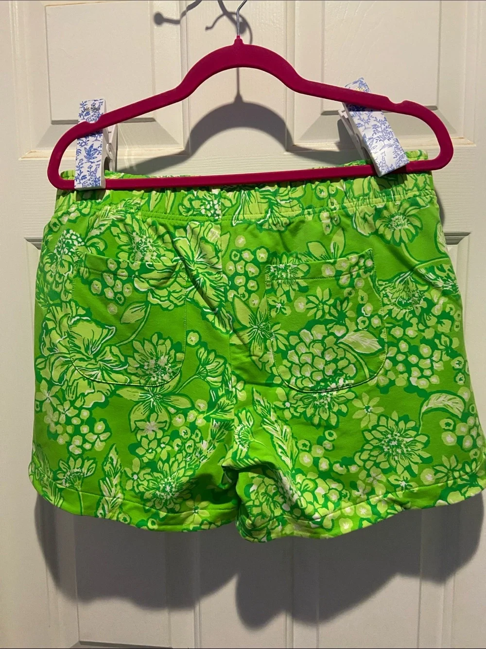 Lilly Pulitzer Kylar Knit Shorts - Large- “It’s A Spring Fling”- Like New